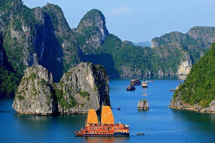 Lan Ha Bay Full-Day Cruise: Sunrise, Kayaking & Cat Ba Highlights