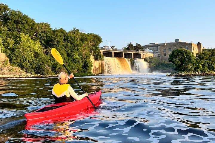 Sunset Kayak Tour on the Ottawa River: Paddle Between Ottawa & Gatineau photo 3