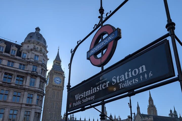 Best Changing of the Guard Walking Tour: Westminster & Buckingham Palace Guide photo 3