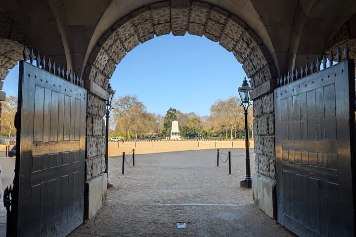 Best Changing of the Guard Walking Tour: Westminster & Buckingham Palace Guide photo 5