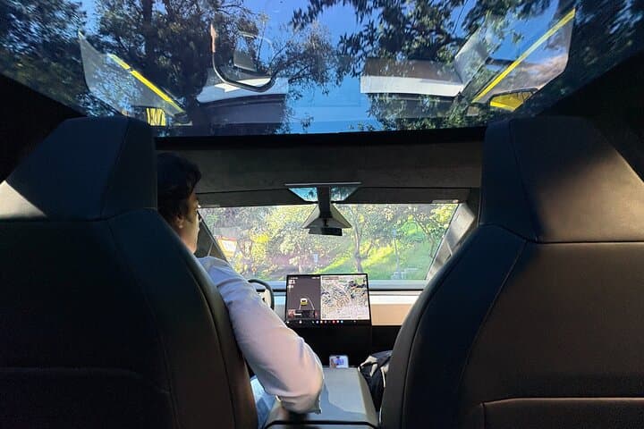 Electric Hollywood Express: 1-Hour AI-Powered Tesla Driving Tour photo 5