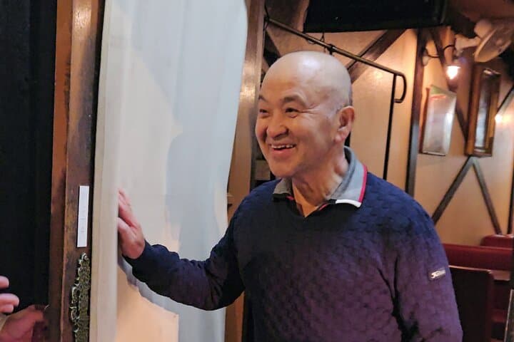 Tokyo Anime Karaoke Night & Yakitori: Retro Bar Experience in Iidabashi photo 4