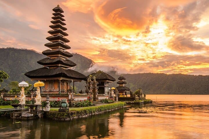 Bali Nature & Temples Day Tour — Ulun Danu Bratan, Leke Leke Waterfall, Jatiluwih photo 1