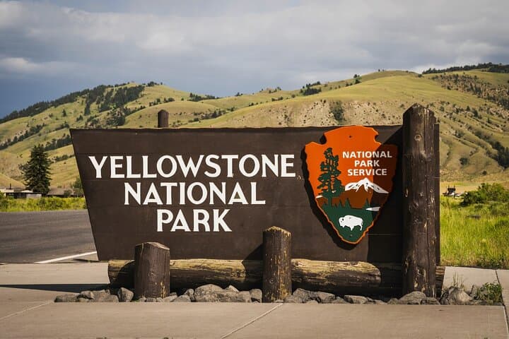 Old Faithful Self-Guided Audio Walking Tour — Explore Yellowstone's Upper Geyser Basin photo 5