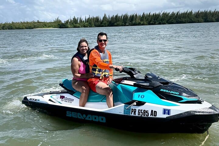 Freestyle Jet Ski Rental Near Casa Bacardi — 30-Min Caribbean Ride in Cataño
