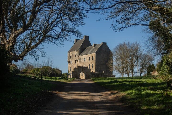 Private Outlander Tour from Glasgow: Visit Midhope, Doune & Historic Falkland photo 5