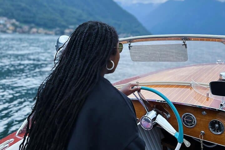 Private Vintage Wooden Boat Tour on Lake Como — Villas, Villages & Prosecco photo 5