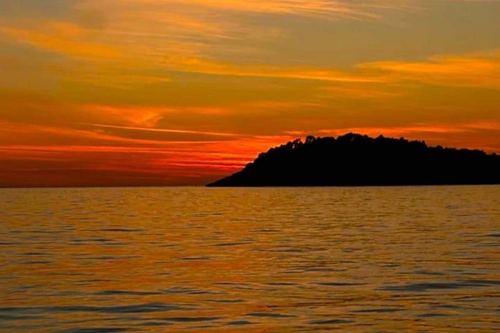 Cavtat Sunset Escape: Romantic Cruise with Unlimited Drinks photo 6