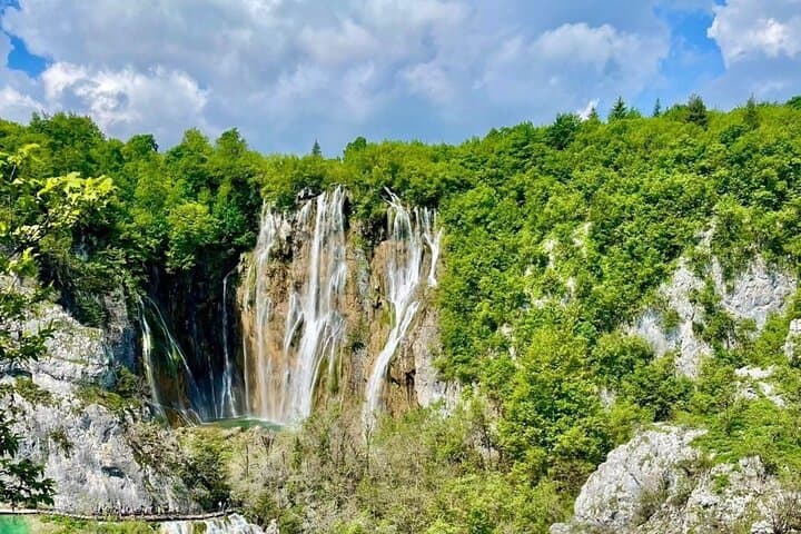 Afternoon Tour to Plitvice Lakes from Zadar — Reserved Ticket & Guided Roundtrip