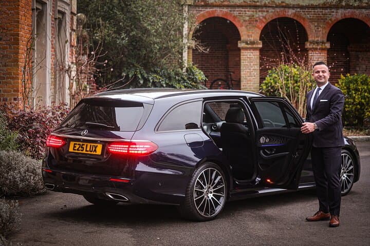 Luxury Customizable Sightseeing: Southampton to Gatwick via Windsor, Winchester & Chawton photo 2
