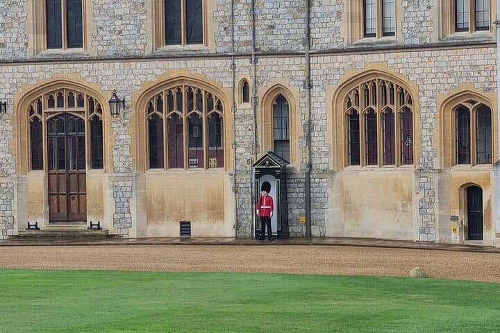 Private Luxury Transfer from Southampton to Windsor Castle: VIP Sightseeing photo 5