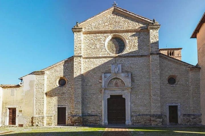 Private Tour to Farfa Abbey and Medieval Village from Rome — Day Trip Guide photo 2