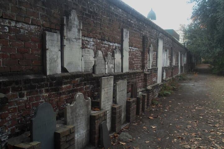 True Crime of Savannah Walking Tour — Historic Murder Sites & Execution Square photo 3