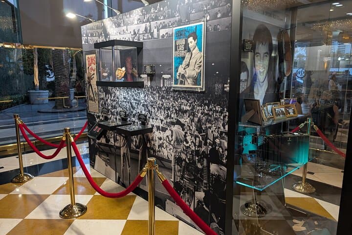 Elvis Presley Walking Tour — Las Vegas Landmarks, Music History & Statue photo 5