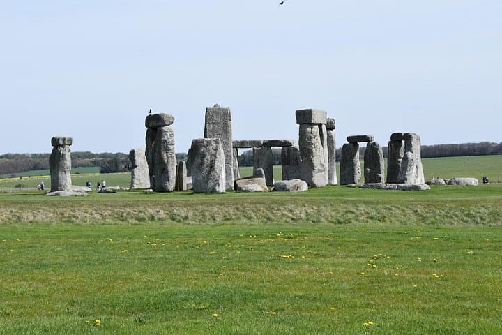 Private Taxi Tour to Stonehenge and Winchester Cathedral — Day Trip Guide photo 2