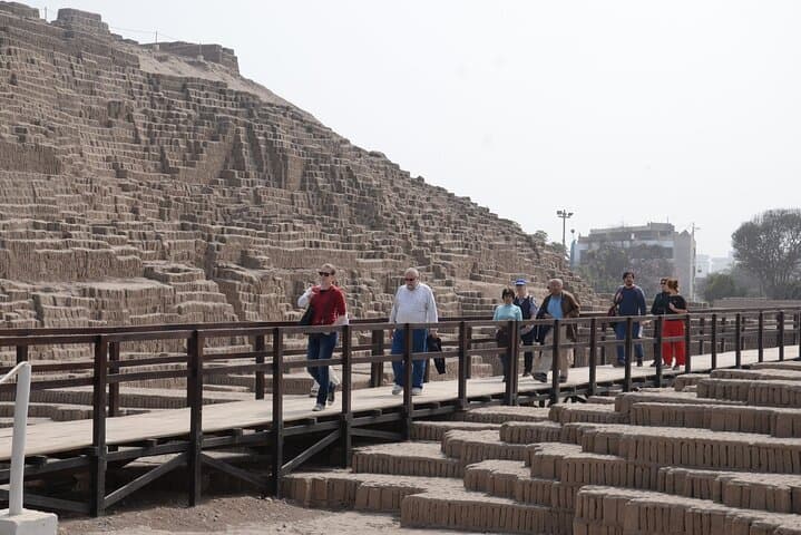 Explore Huaca Pucllana and Miraflores: 3-Hour Cultural Walk from Lima photo 5