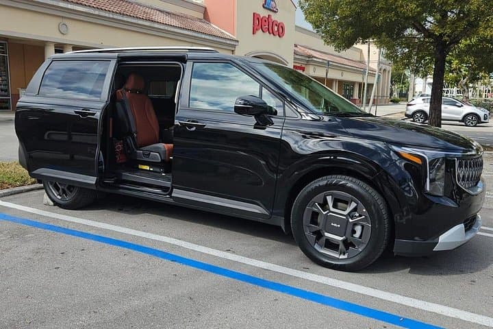 Private Port of Miami Transfer: Luxury Hotel-to-Cruise Shuttle photo 3