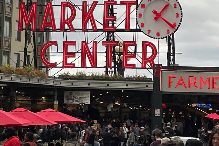 Two-Hour Seattle Highlights Tour — Kerry Park, Floating Homes & Ballard Locks photo 3