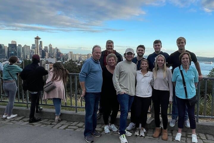 Two-Hour Seattle Highlights Tour — Kerry Park, Floating Homes & Ballard Locks photo 4