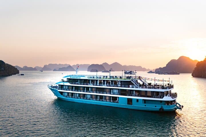 Ha Long & Lan Ha Bay 2D1N 5-Star Luxury Cruise from Hanoi — Kayak, Caves & Floating Villages photo 4