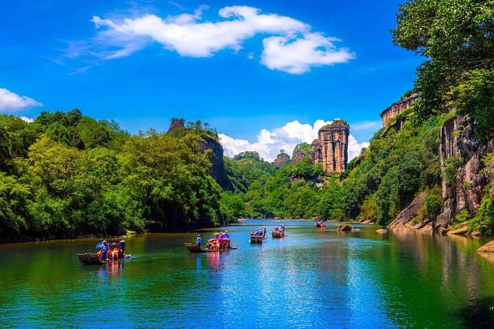 Mount Wuyi 2-Day Cultural Heritage Tour: Tianyou Peak, Jiuqu Bamboo Raft & Thread of Sky