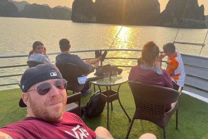 Lan Ha Bay Sunset Cruise: Boat Jumping, Kayaking & Cai Beo Floating Village photo 3