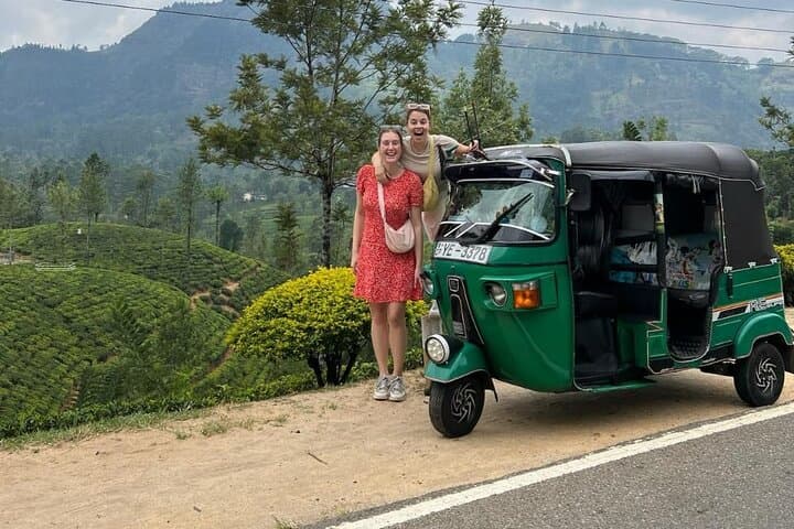 Kandy TukTuk City Tour: Temples, Tea & Gem Trails in the Hill Capital