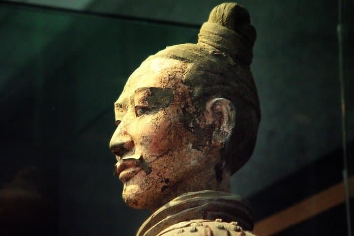 Xi'an Private Full-Day Tour: Terracotta Warriors, City Wall & Muslim Quarter photo 2
