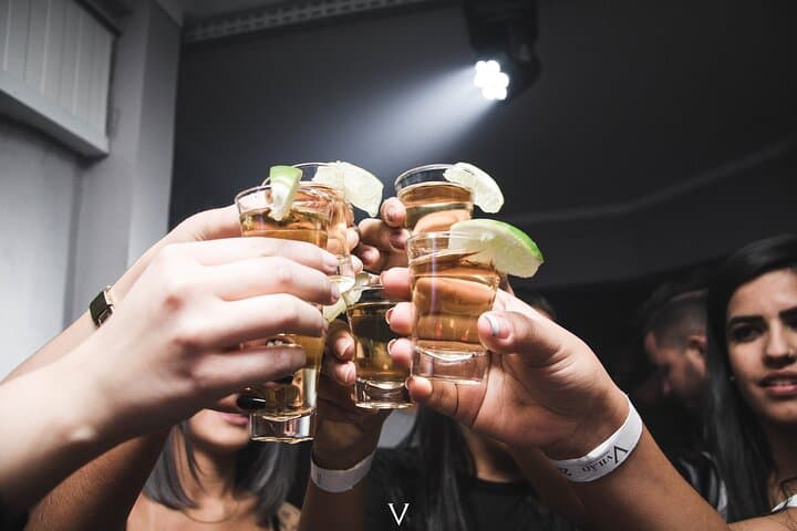 Berlin Night Pub Crawl: Shots, Clubs & Party Through the City