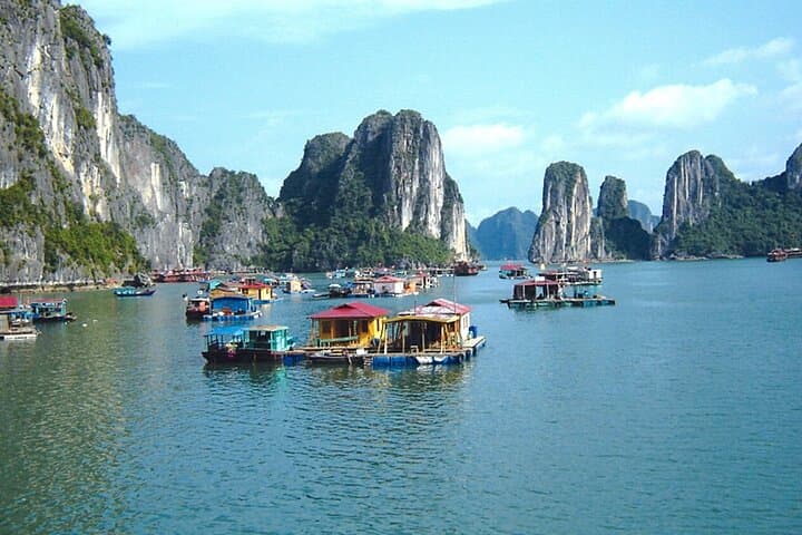 Discover Halong in 4 Hours: Cruise, Kayak, Explore Hidden Cave