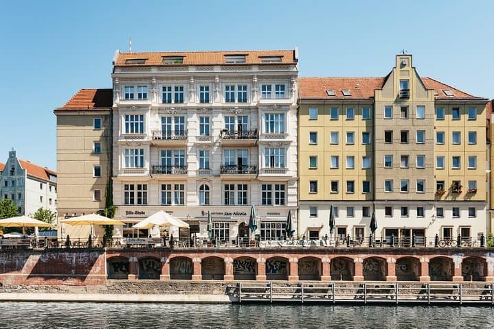 Berlin Spree River Sightseeing Cruise: 1-Hour Historic City Boat Tour photo 3