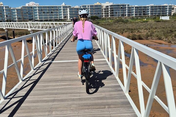 Coastal E-Bike Tour: Gale Beach to Cliffside Chapel — Salgados Birdwatching & Fisherman’s Village photo 4
