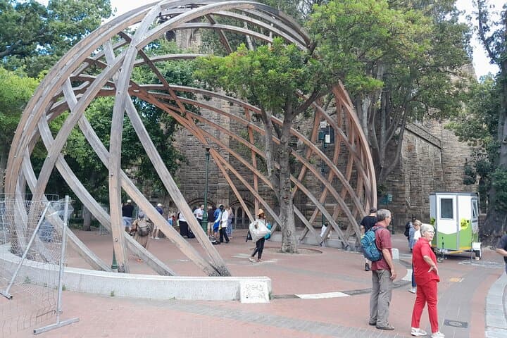 Private Cape Town Heritage Tour — Robben Island, Table Mountain & Kirstenbosch Guide photo 2