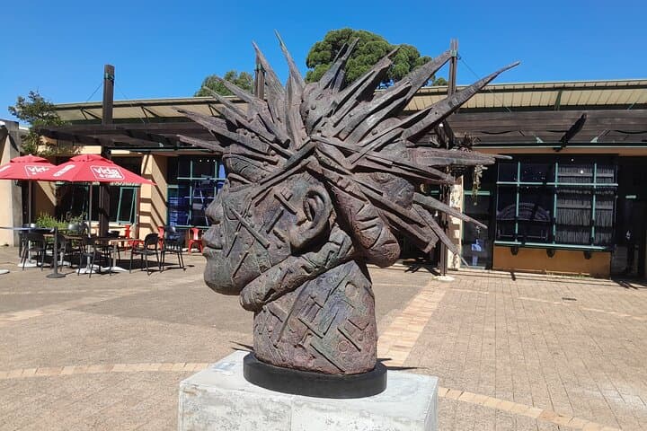 Private Cape Town Heritage Tour — Robben Island, Table Mountain & Kirstenbosch Guide photo 6