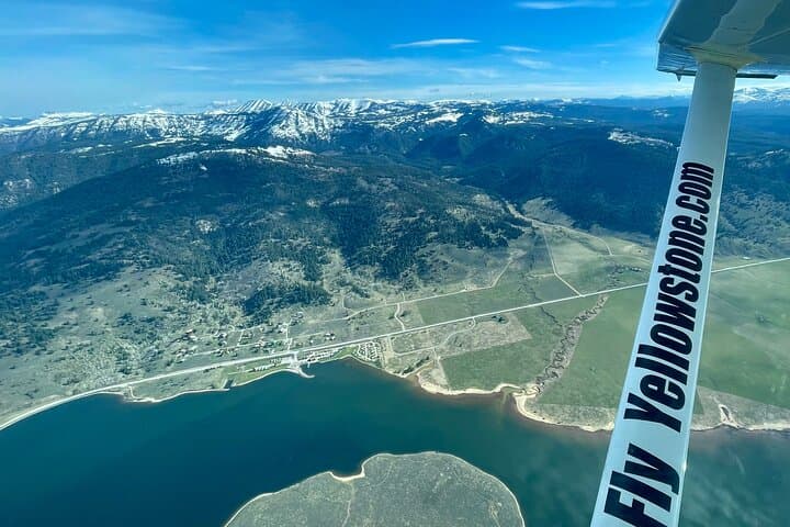 Greater Yellowstone Trifecta: 1-Hour Scenic Aerial Flight Over Hebgen Lake & the Continental Divide