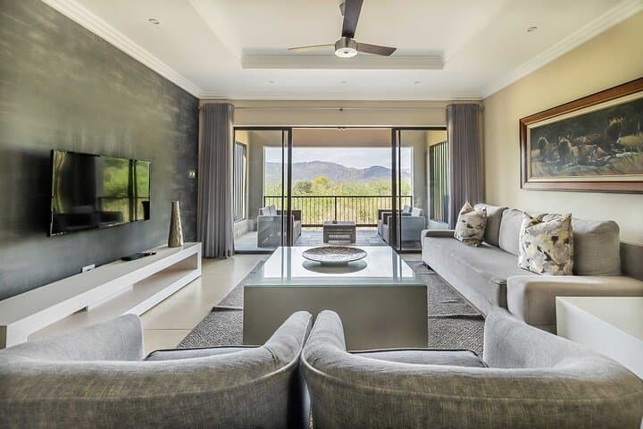 Pilanesberg in Four Days: Luxury Safari at Shepherd’s Tree Lodge photo 5