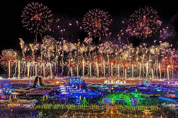 Private Shuttle to Electric Daisy Carnival (EDC) from Las Vegas — Luxury Festival Transport photo 3