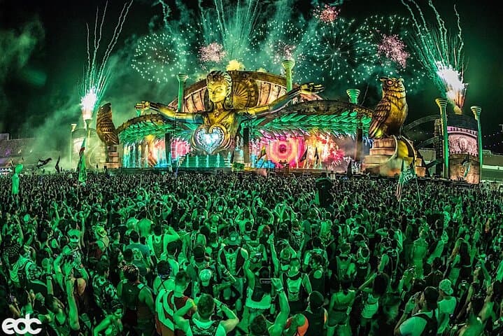 Private Shuttle to Electric Daisy Carnival (EDC) from Las Vegas — Luxury Festival Transport photo 6