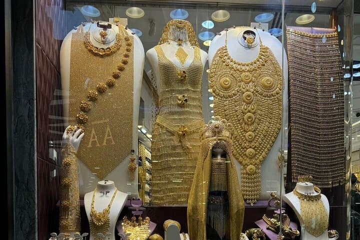 Discover Old Dubai: Al Fahidi, Creek & Souks Walking Tour
