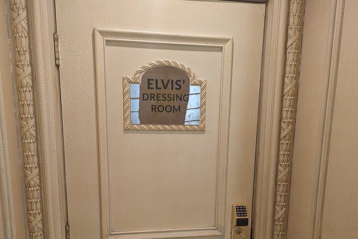 Elvis Presley Walking Tour — Las Vegas Landmarks, Music History & Statue photo 6