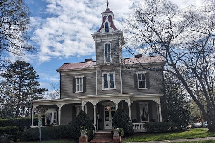 Raleigh Full-Day Historian-Guided City Tour — History, Parks & Food photo 1