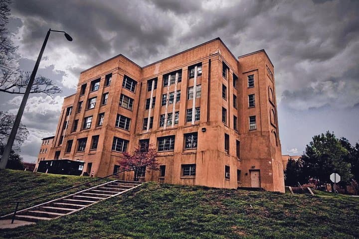 Raleigh Full-Day Historian-Guided City Tour — History, Parks & Food photo 2