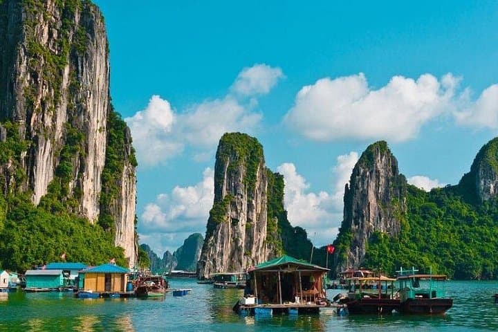 2D1N Bai Tu Long Bay Cruise — Kayak Cap La, Thien Canh Son Cave & Onboard Cooking Class photo 4