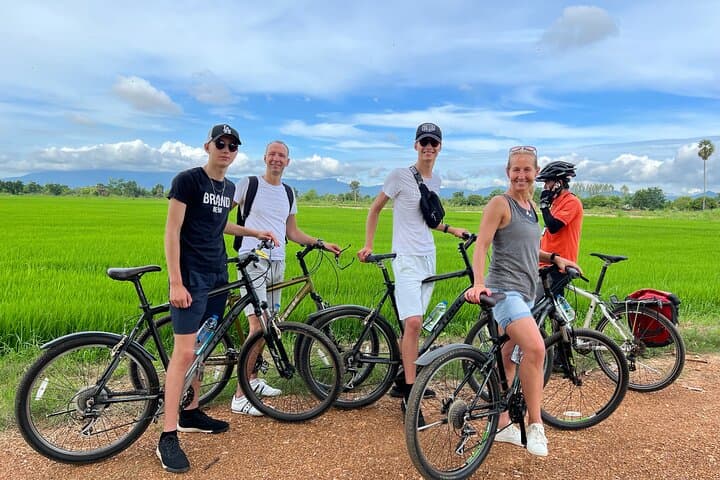 Half-Day Countryside Cycling Tour in Sukhothai Rice Paddies