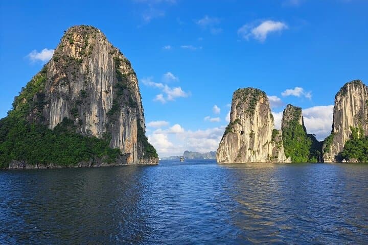 5-Day North Vietnam Highlights: Ninh Binh & Ha Long Bay photo 2