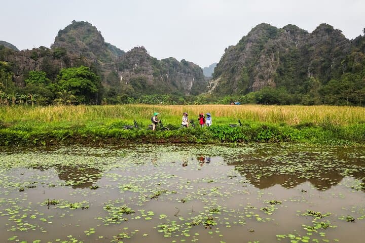 Ninh Binh E‑Bike Tour: Secret Tam Coc Countryside & Village Homestay