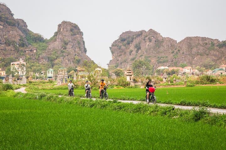 Ninh Binh E‑Bike Tour: Secret Tam Coc Countryside & Village Homestay photo 2