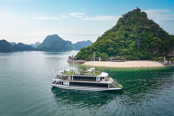 Halong Bay Day Cruise from Tuan Chau: Kayaking, Sung Sot Cave & Sunset Sundeck photo 2