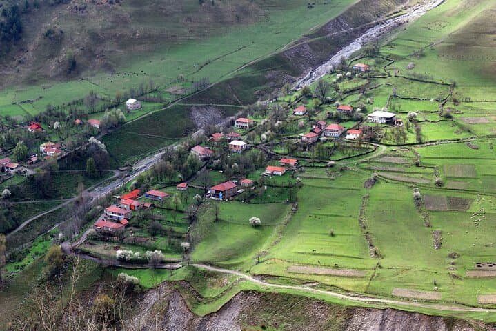 Caucasus Day Trip from Tbilisi: Kazbegi, Gergeti Trinity & Gudauri Views photo 4