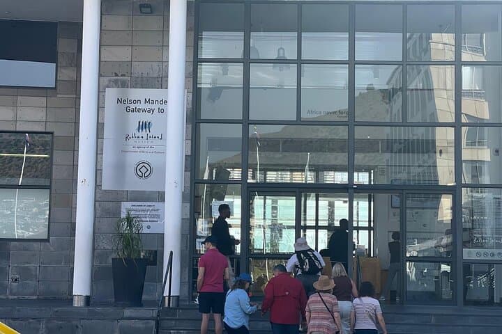 Robben Island Walking Tour — Cape Town History, Practical Guide & Tips photo 3
